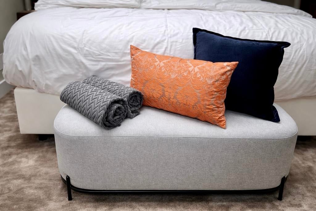 Bedroom/Hallway Bench–Halbank/Slaapkamer Bankje –Goede Staat, Ophalen of Verzenden, Zo goed als nieuw, Rechthoekig, 125 cm of meer