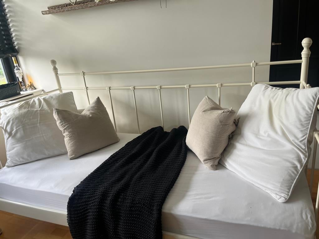 Bedbank, Eenpersoons, Zo goed als nieuw, Crème, 140 cm