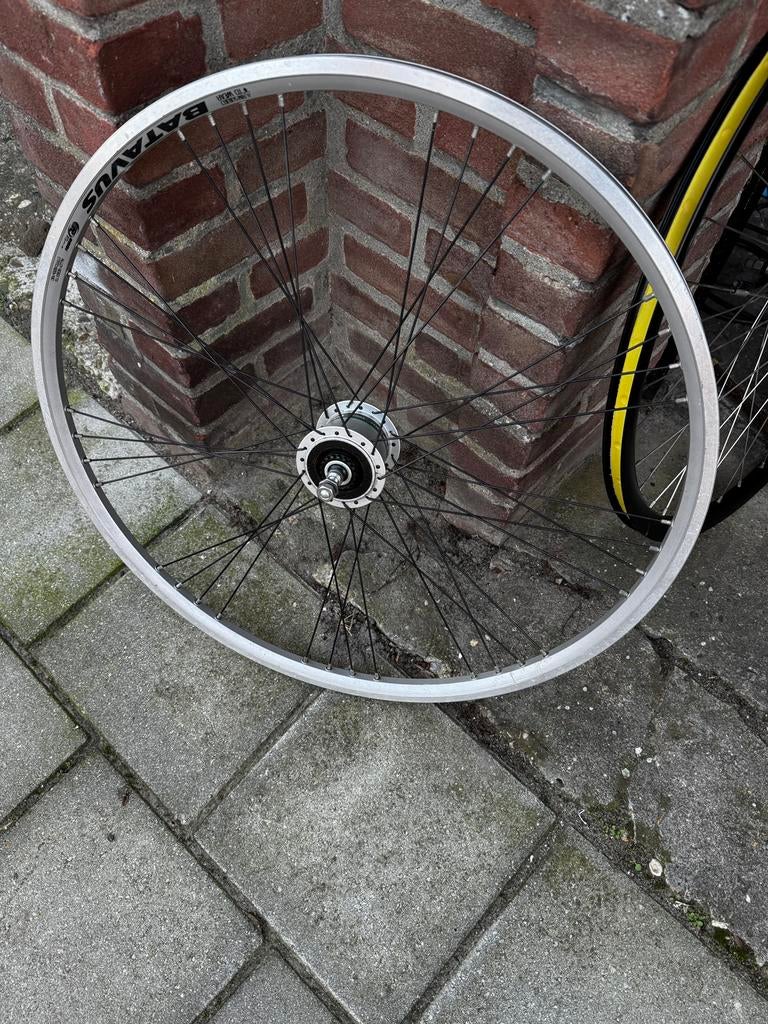 Batavus fiets voorwiel met naafdynamo, Fietsen en Brommers, Ophalen of Verzenden, Zo goed als nieuw, Wiel