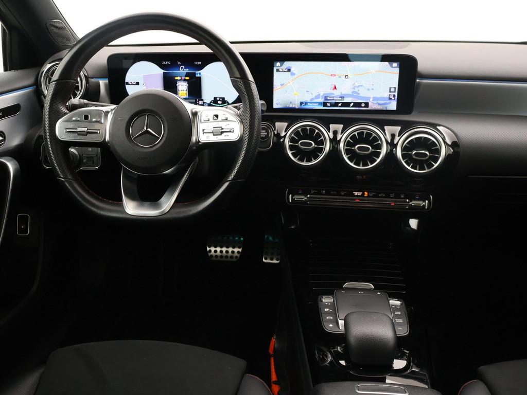 Mercedes-Benz A-klasse 250e AMG SPORT + PANORAMA | MEMORY |, Auto's, Stof, Gebruikt, 4 cilinders, 16 kWh