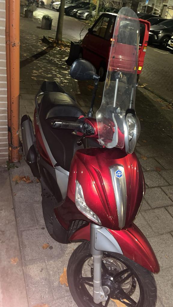Piaggio beverly 350, Ophalen of Verzenden, Zo goed als nieuw, Elektrisch, Overige merken