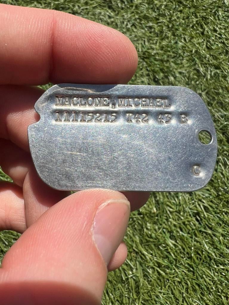 WO2 Amerikaans dog tag 1942 1943 herkenningsplaatje, Verzamelen, Amerika, Ophalen of Verzenden, Boek of Tijdschrift
