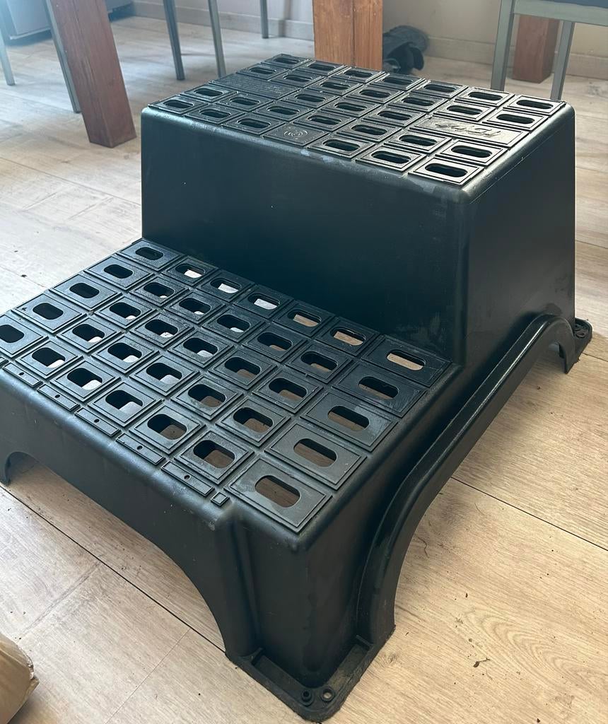 Opstapje caravan of camper, Ophalen, Zo goed als nieuw