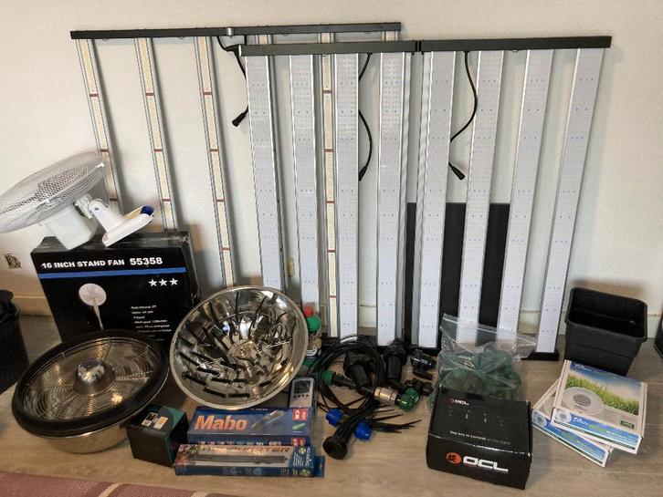 Kweekspullen, Led lampen, Softboxen, Irrigatie, Etc, Tuin en Terras, Overige Tuin en Terras, Zo goed als nieuw, Ophalen