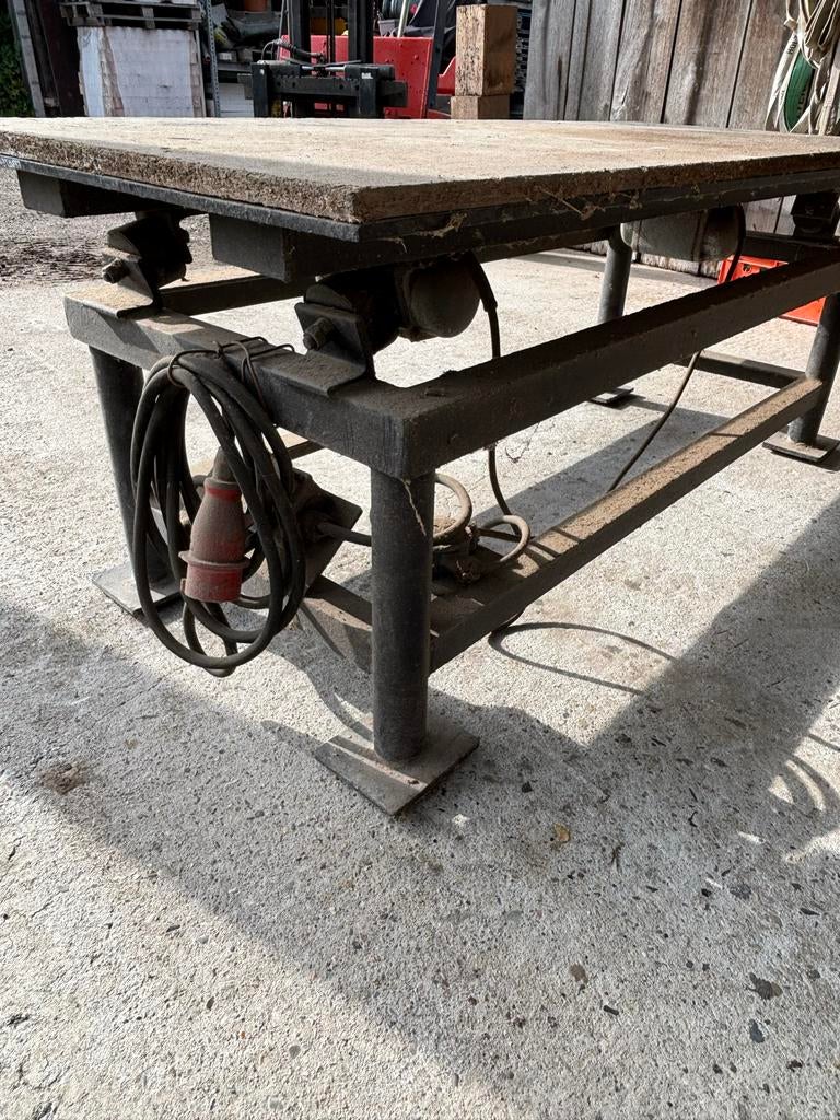 Beton triltafel / schudtafel / trilbank, Ophalen of Verzenden