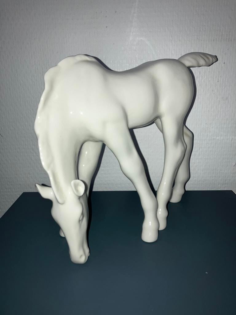 Vintage Lomonosov Porcelain Grazing Horse, Antiek en Kunst, Ophalen of Verzenden