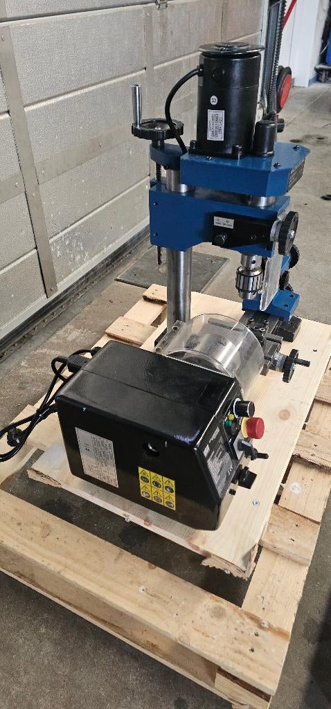 HBM mini metaaldraaibank 140 x 250 compact BF Vario - 230 V, Ophalen of Verzenden, Zo goed als nieuw, Metaaldraaibank, Minder dan 500 mm