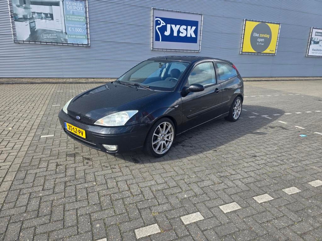 Ford Focus 2.0 I  3D 2003 Zwart centennial sport 025/250, Stof, 4 cilinders, Zwart, 1200 kg