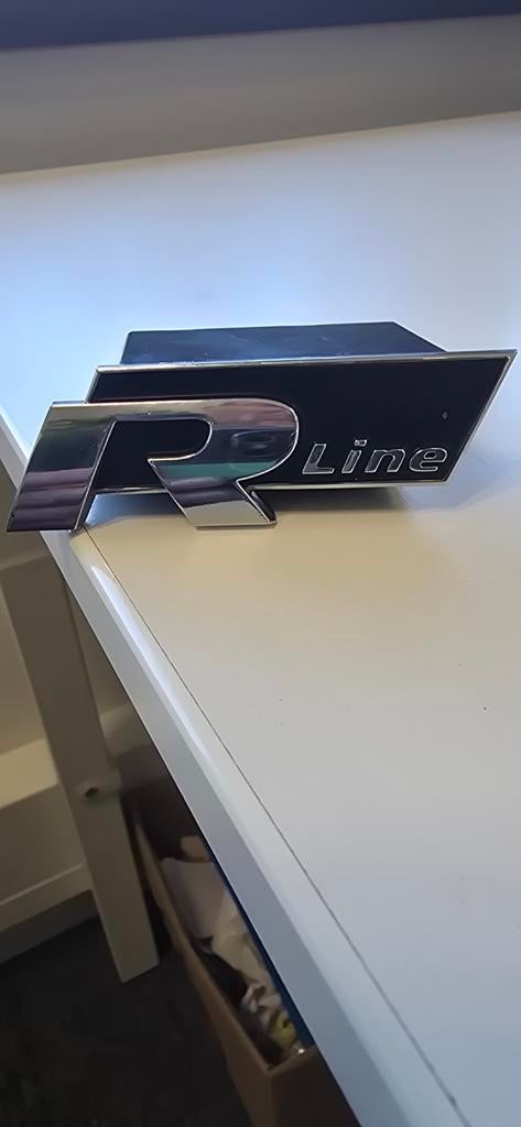 Volkswagen R-Line Embleem, Ophalen of Verzenden, Voor, Volkswagen, Bumper