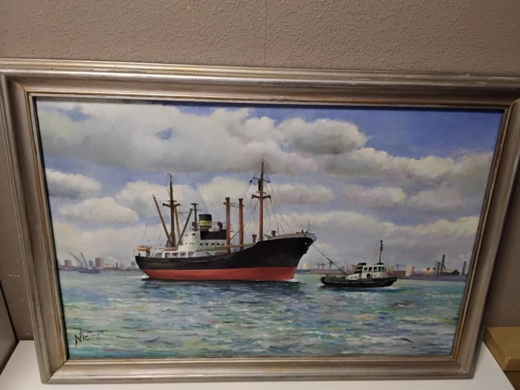 Olieverfschilderij van schip met sleepboot, gesigneerd Nic, Ophalen