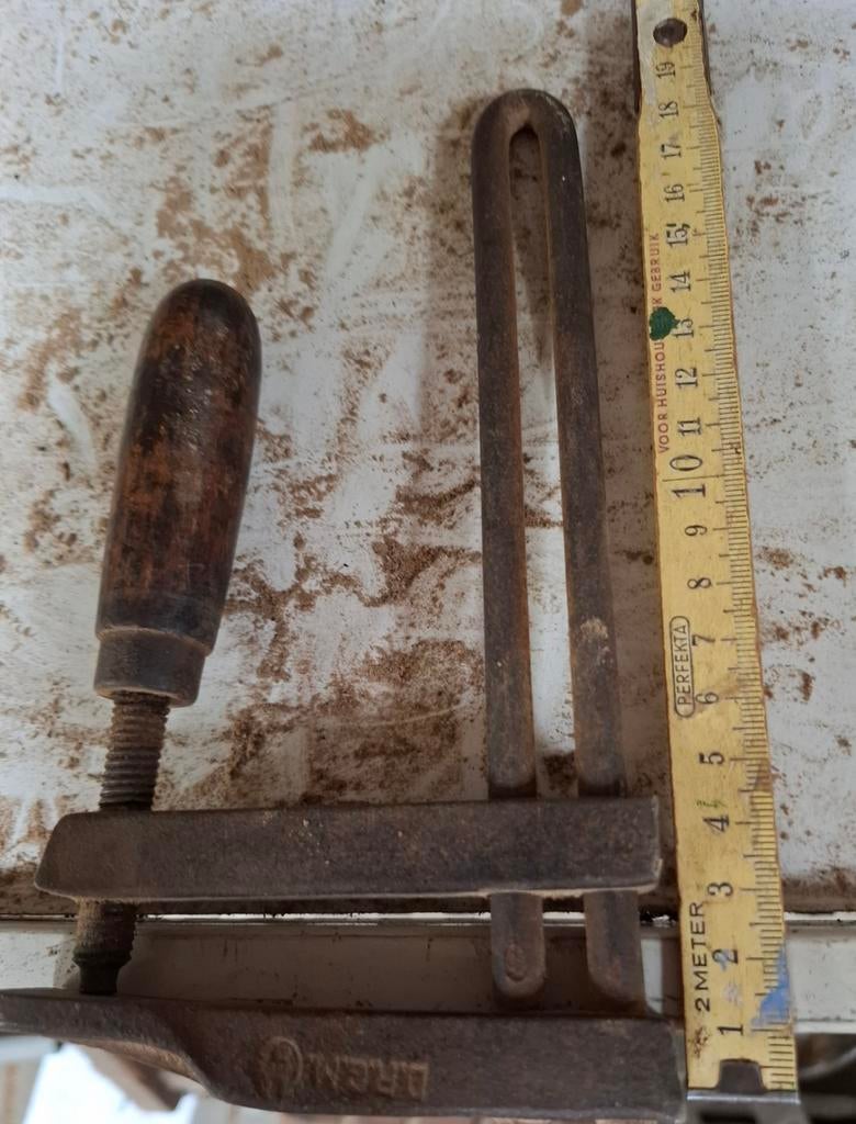 Oude lijmklem - Vintage gereedschap, Ophalen