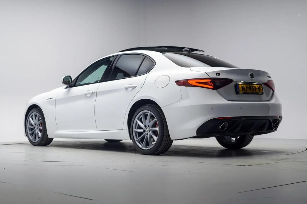 Alfa Romeo Giulia 2.0 T AWD 280pk Veloce Aut. [ Panorama Led, Auto's, Alfa Romeo, Automaat, 745 kg, 4 cilinders, 1505 kg
