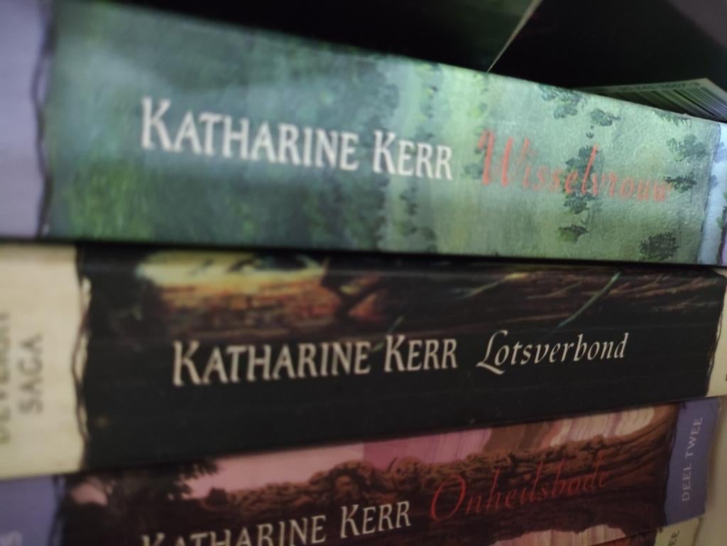 Katharine Kerr Deverry en Westland Boekenreeks (8 delen), Boeken, Ophalen of Verzenden, Gelezen, Katharine Kerr, Nederland