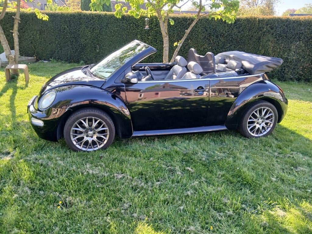 Volkswagen New Beetle Cabriolet 1.6 102pk 2003 Zwart, Auto's, Voorwielaandrijving, Beetle (Kever), 4 cilinders, Cabriolet