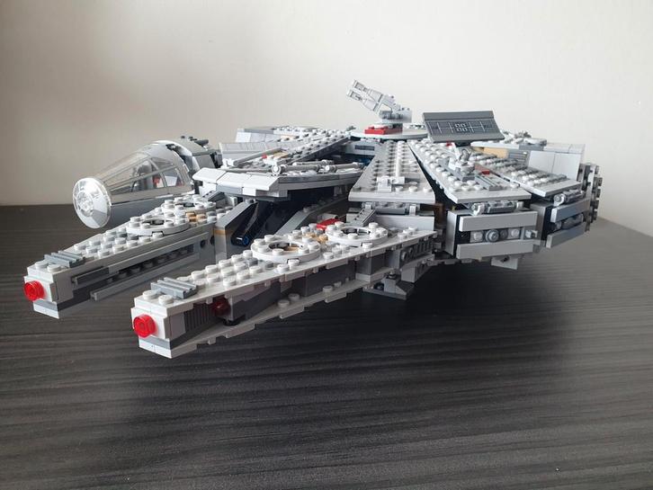 Lego Star Wars 75105 Millenium Falcon Compleet, zonder figs, Verzamelen, Star Wars, Zo goed als nieuw, Overige typen, Ophalen of Verzenden