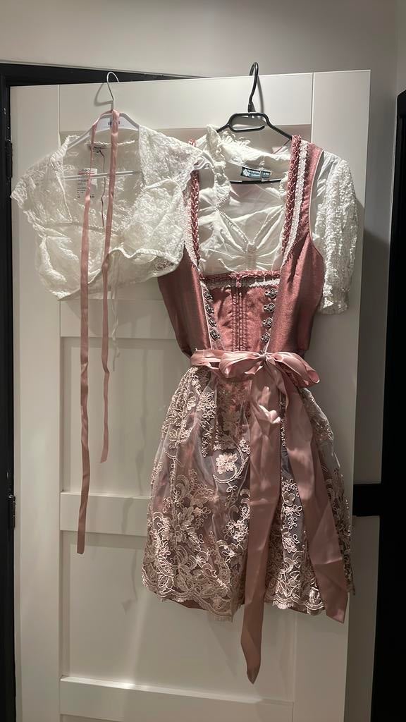 Dirndl Kruger, Ophalen, Zo goed als nieuw, Overige thema's