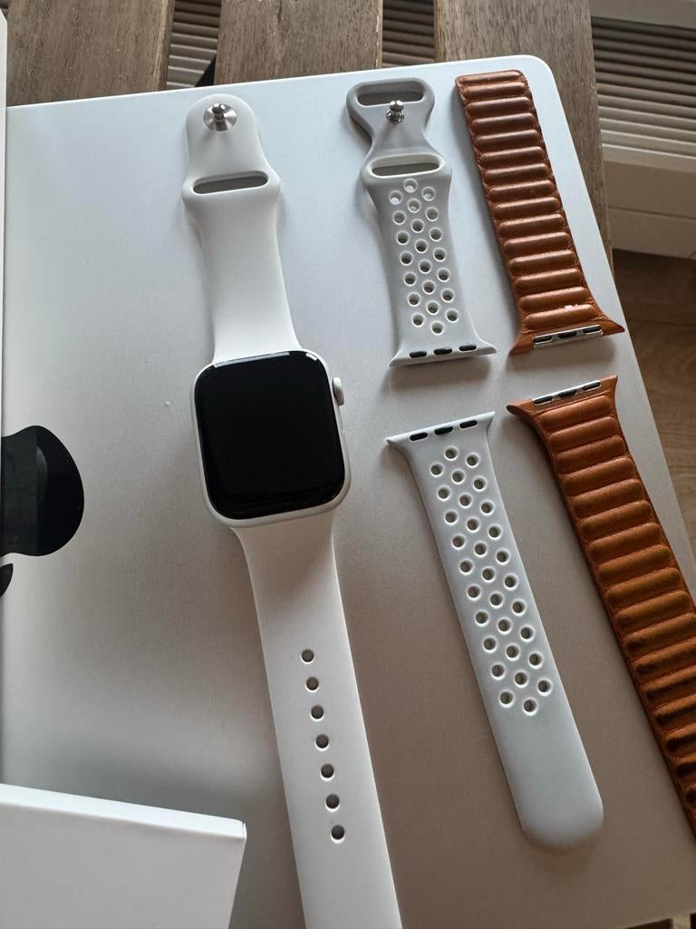 Apple Watch Series 8 45mm – Zilver (GPS) | Zo goed als nieuw, IOS, Ophalen of Verzenden, Zo goed als nieuw, GPS