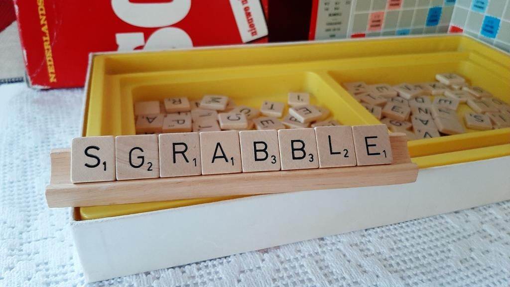 Scrabble leerzaam familiespel, Hobby en Vrije tijd, Gezelschapsspellen | Bordspellen, Ophalen of Verzenden
