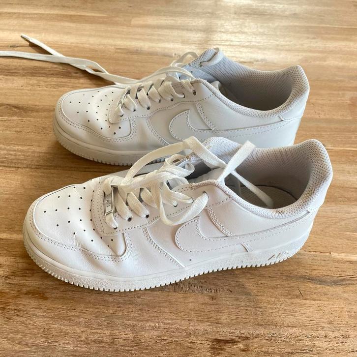 Nike Air Force 1 witte sneakers - Maat 38,5, Kleding | Dames, Schoenen, Gedragen, Sneakers of Gympen, Wit, Ophalen of Verzenden