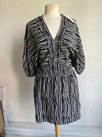 shoeby jurk maat m beige zwart met kaartjes, Kleding | Dames, Jurken, Maat 38/40 (M), Verzenden, Zwart, Nieuw