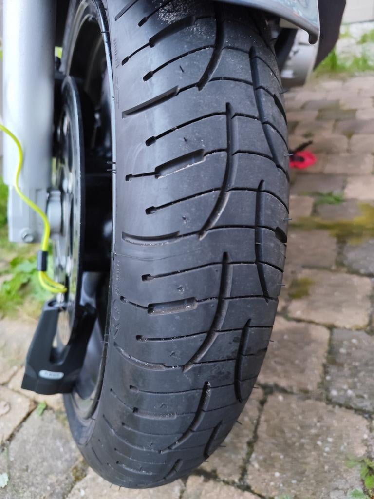 Michelin Pilot Road 4 120/70 ZR17 – ZGAN ( <200 km), Ophalen