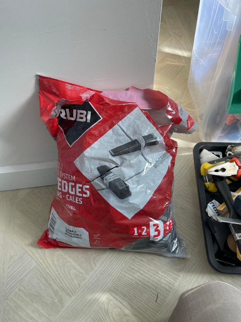 Rubi tegelwiggen, Doe-het-zelf en Verbouw, Tegels, Ophalen, Overige materialen, Gebruikt, Overige typen