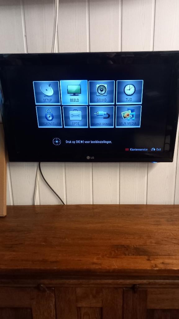 2 hobby tv 32 inch 1x 10 en 1x 20 euro, Gebruikt, LCD, Ophalen of Verzenden, 100 Hz