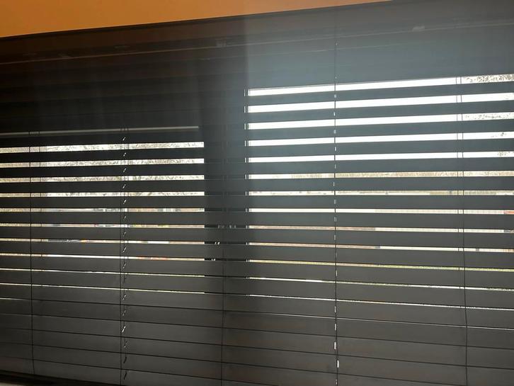 Zwarte jaloezieën - 205 cm breed, Huis en Inrichting, Stoffering | Gordijnen en Lamellen, Gebruikt, 100 tot 150 cm, 200 cm of meer