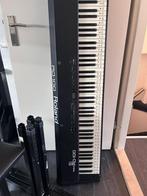 Keyboard RO 100 Roland, Muziek en Instrumenten, Keyboards, Ophalen, Roland, Met standaard, 61 toetsen