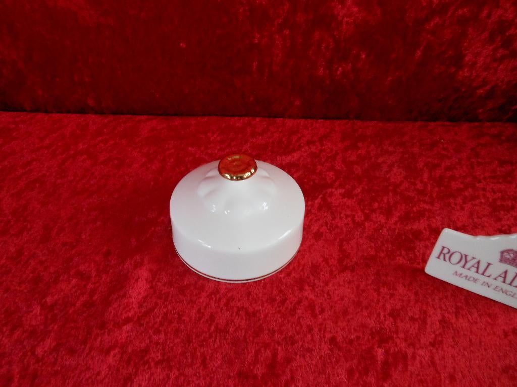 Royal Albert Val d' Or boterklos, Ophalen of Verzenden, Zo goed als nieuw, Porselein, Overige typen