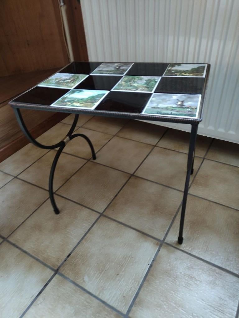 Laag vintage bijzettafeltje ingelegd met tegels, Ophalen, Minder dan 55 cm, Gebruikt, Rechthoekig