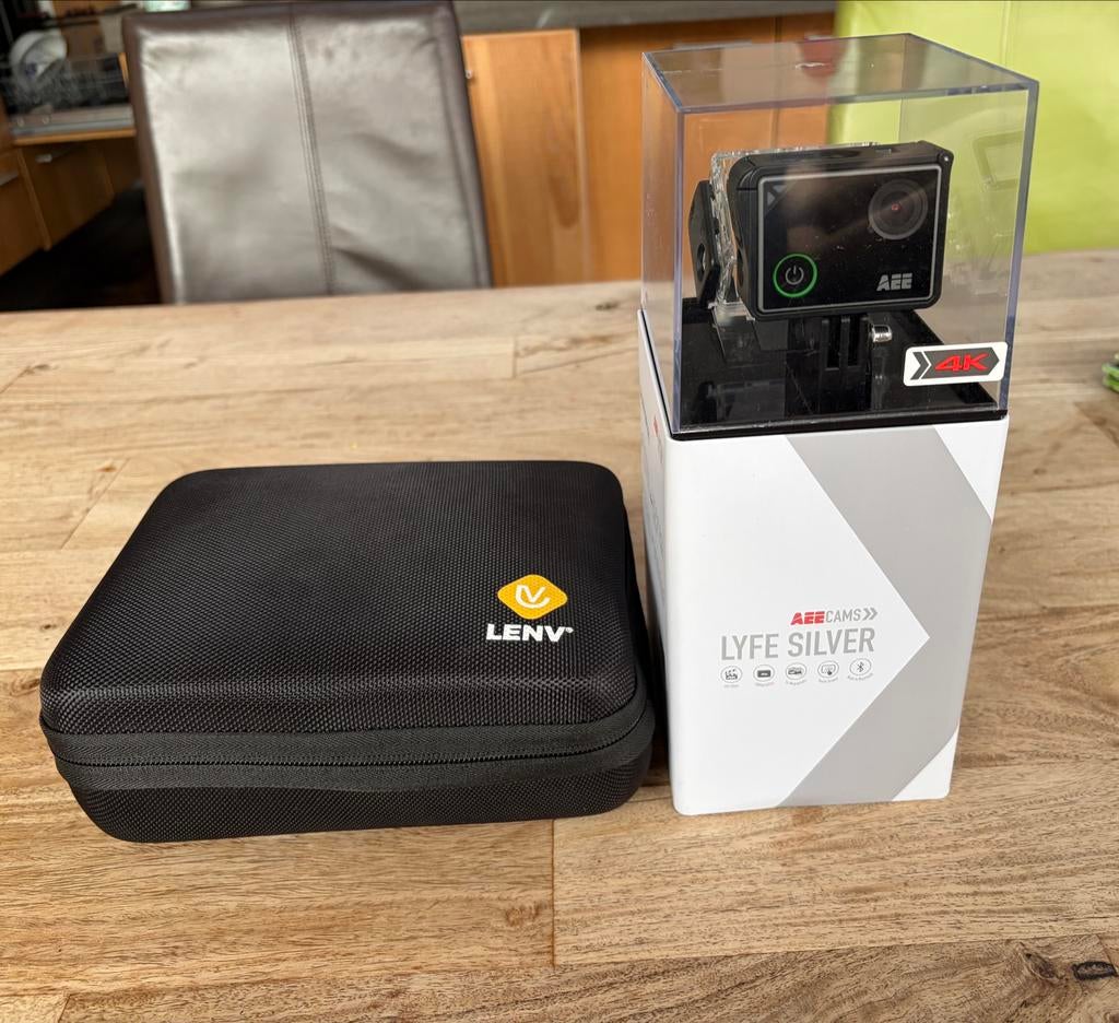 AEE Lyfe Silver 4K Action Camera met LENV opbergcase, Ophalen, Zo goed als nieuw, Overige merken