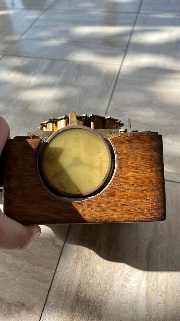 Te koop duiven klok, Ophalen