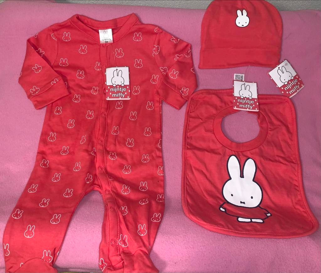 Nijntje Miffy Set - Romper, Slab, Muts - Maat 62, Ophalen of Verzenden, Zo goed als nieuw, Jongetje of Meisje, Pakje