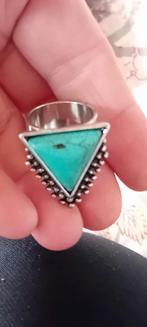 Zilverkleurige ring met turquoise driehoekige steen, Sieraden, Tassen en Uiterlijk, Ringen, IJzer of Staal, Nieuw, Ophalen of Verzenden