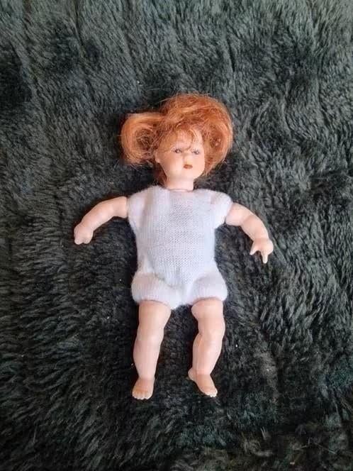 Heidi Ott popje 7 cm peuter voor poppenhuis miniaturen, Ophalen of Verzenden, Gebruikt, Overige typen