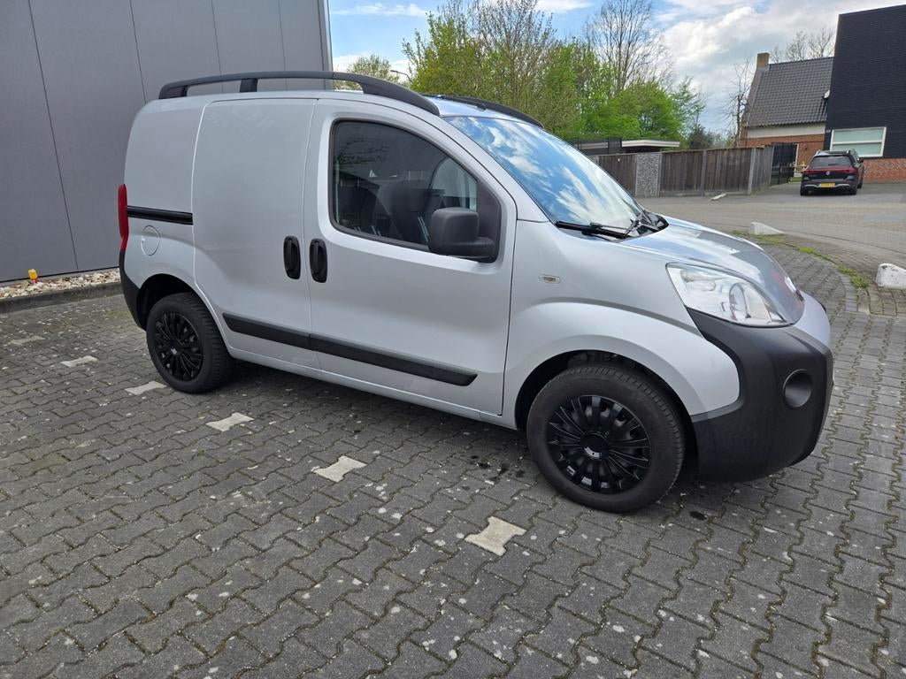 Fiat Fiorino Benzine, Auto's, Bestelauto's, Voorwielaandrijving, Euro 5, Stof, Zwart