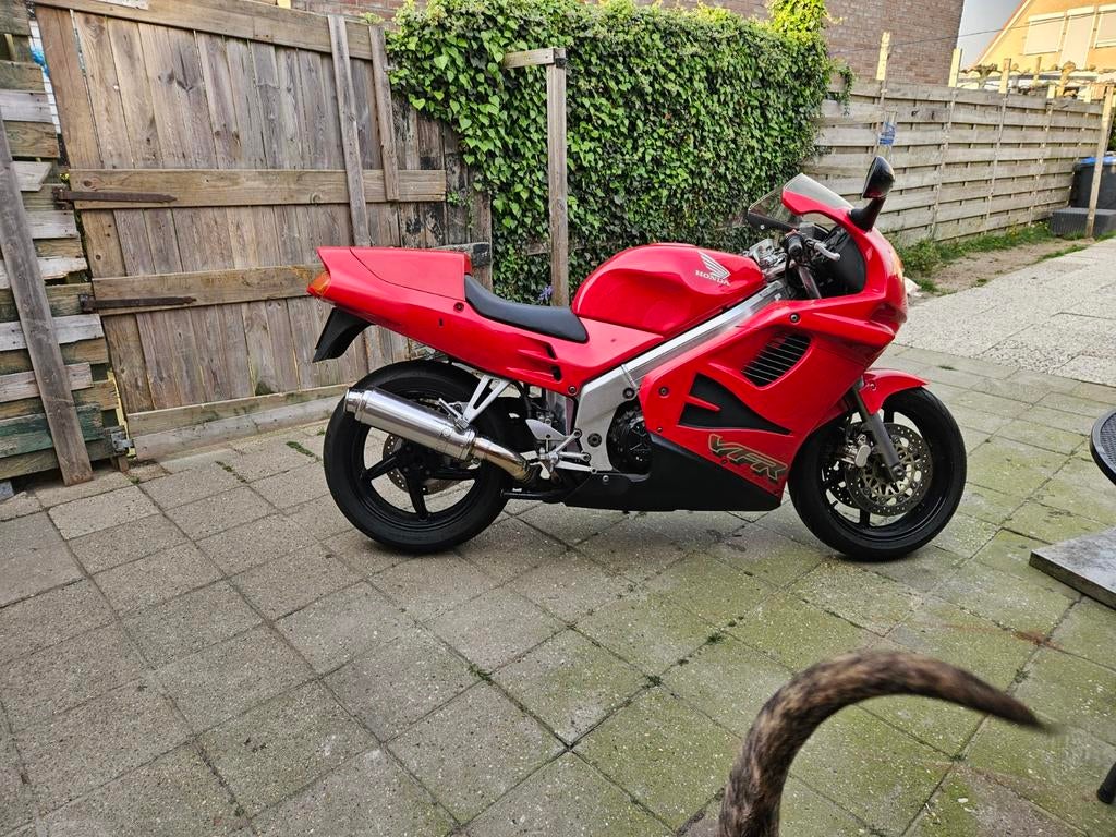 Honda vfr 750f (43000 km), Motoren, Ophalen, Nieuw