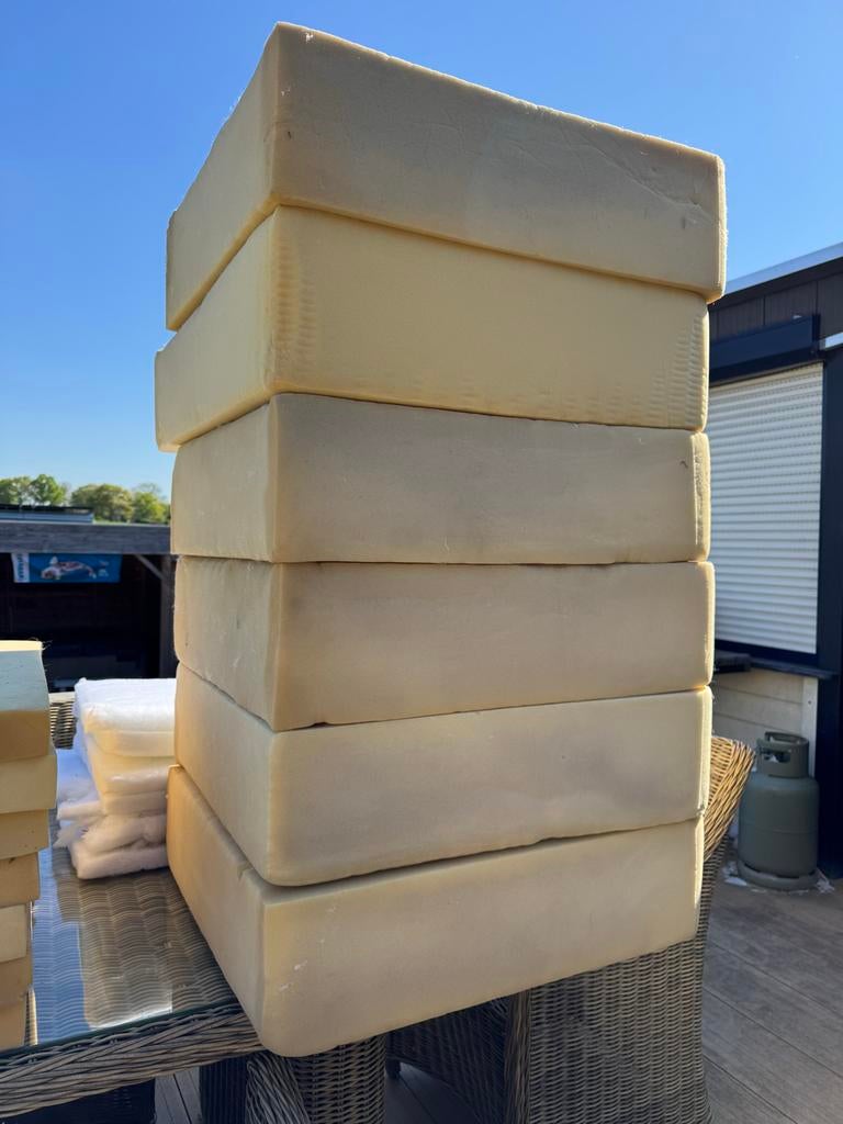 Schuimrubber / foam blokken – nette staat – hobby / hergebru, Ophalen, Gebruikt, Matras, Eenpersoons