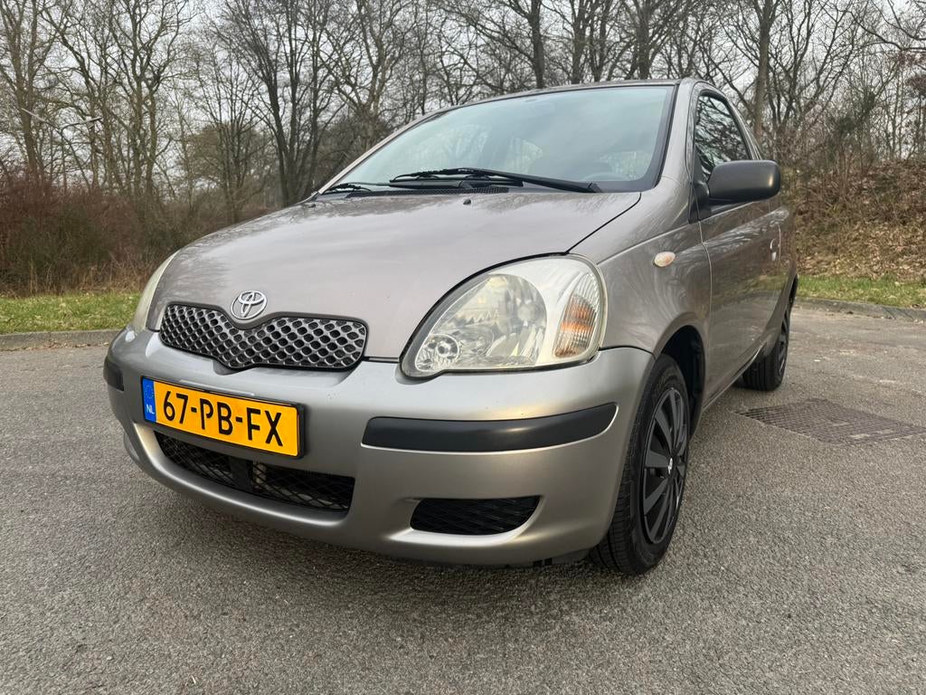 Toyota Yaris 1.0 16V Vvti. Apk Nieuw. N.A.P. Zeer netjes., 31 €/maand, 4 cilinders, 400 kg, 855 kg