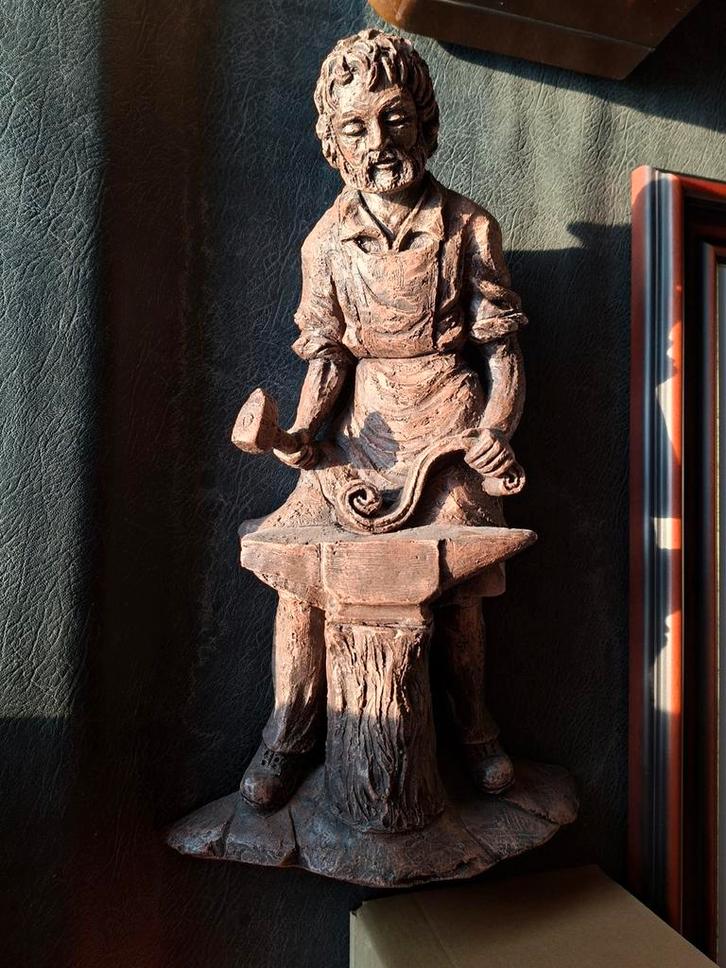 Decoratief beeldje van een smid aan het werk, Verzamelen, Beelden en Beeldjes, Ophalen