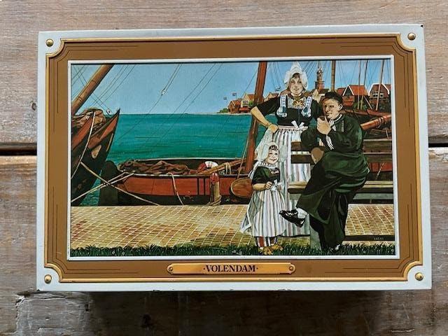 Vintage blik klederdracht Volendam. Zijkanten skyline., Verzamelen, Blikken, Zo goed als nieuw, Overige, Ophalen