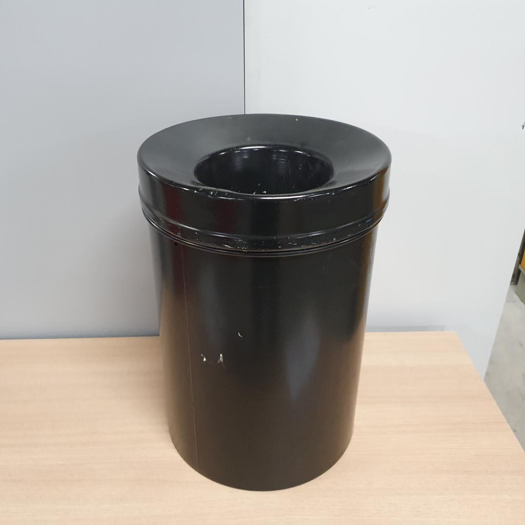 Metalen vlamdovende afvalbak zwart - 30 liter, Niet ingevuld, Gebruikt, Niet ingevuld, Niet ingevuld