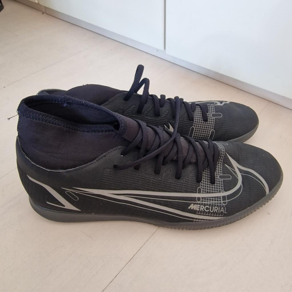 Nike mercurial voetbalschoenen indoor 43, Ophalen, Nike, Zo goed als nieuw, Sportschoenen