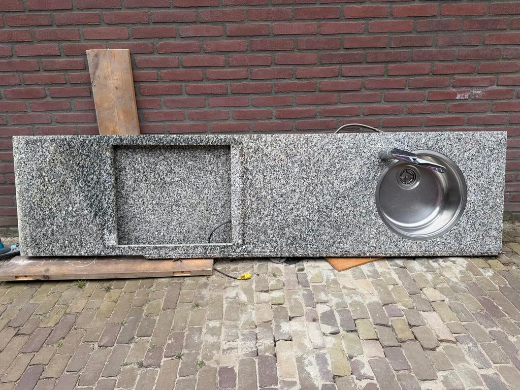 Granieten aanrechtblad met spoelbak en kraan, Huis en Inrichting, Keuken | Keukenelementen, Gebruikt, 150 tot 200 cm, Ophalen of Verzenden