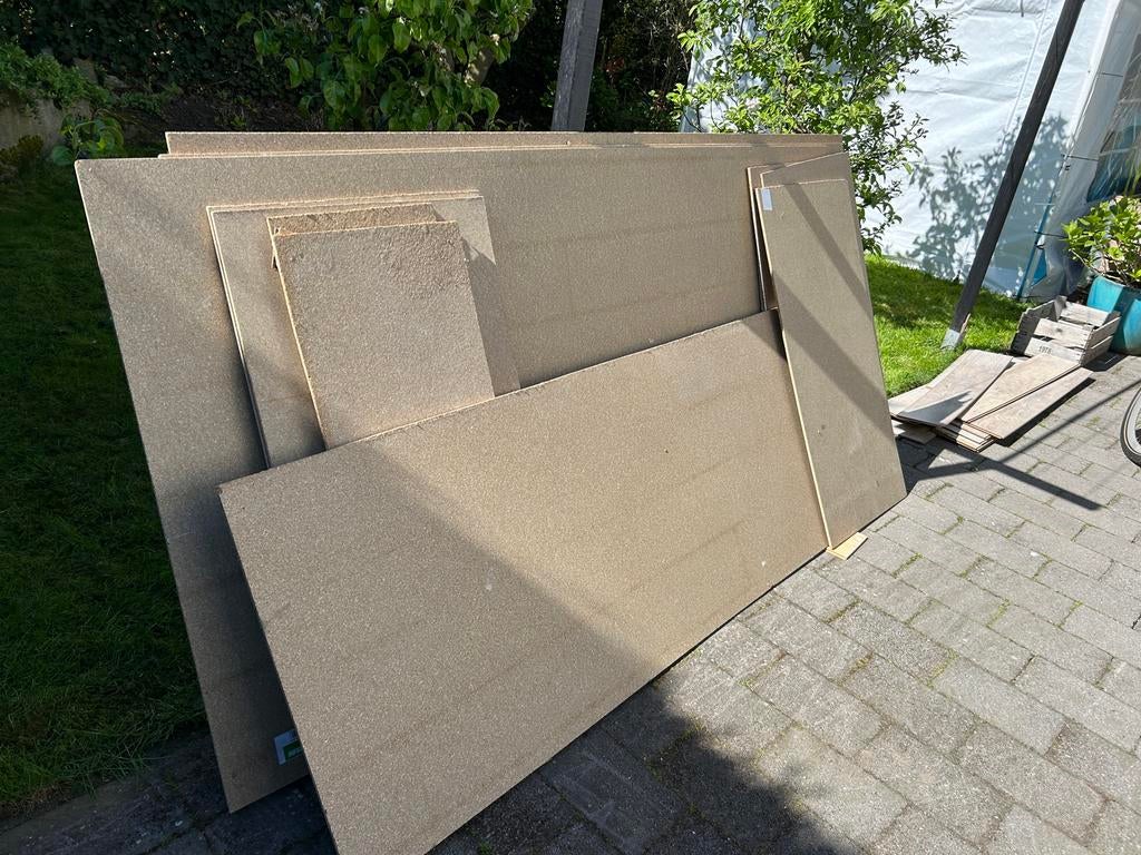 Spaanplaat 8mm - 3x grote platen en diverse kleinere, Doe-het-zelf en Verbouw, Platen en Panelen, Ophalen, Gebruikt, Overige materialen