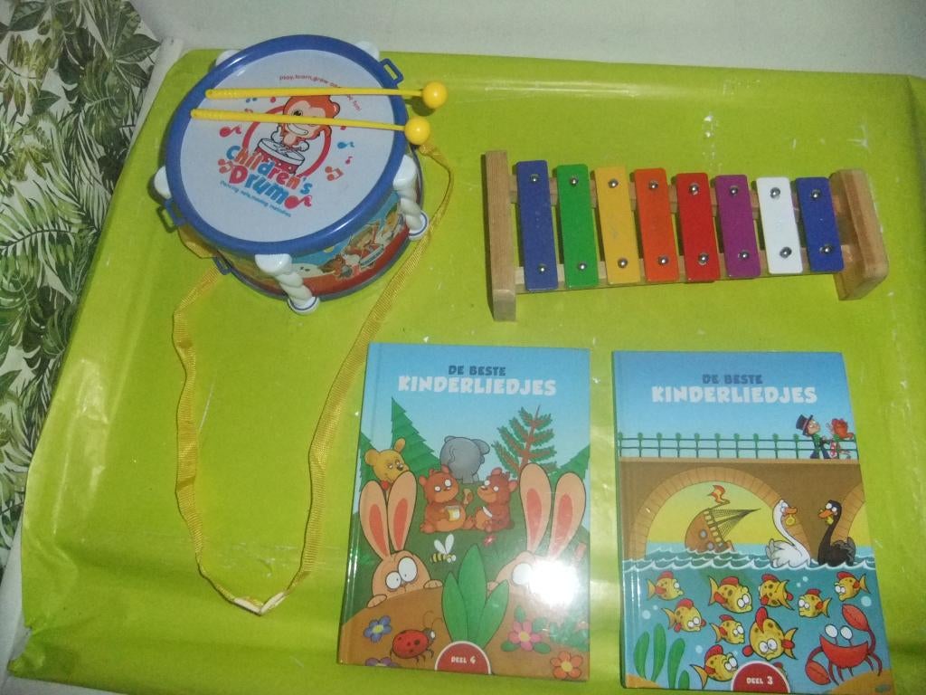 MUZIEK SPEELGOED + BOEKEN SAMEN €3! OPBRENGST VOEDSELBANK, Ophalen, Gebruikt
