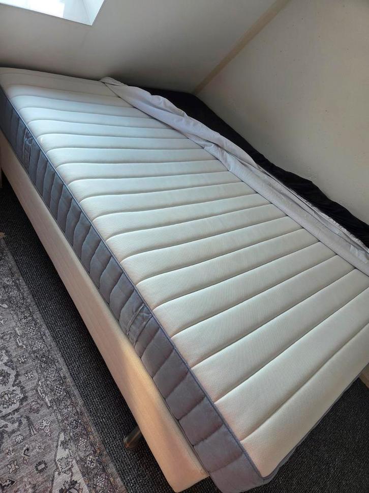 Ikea Sultan boxspring met Vallevåg matras (zgan), Huis en Inrichting, Slaapkamer | Matrassen en Bedbodems, Zo goed als nieuw, Bedbodem
