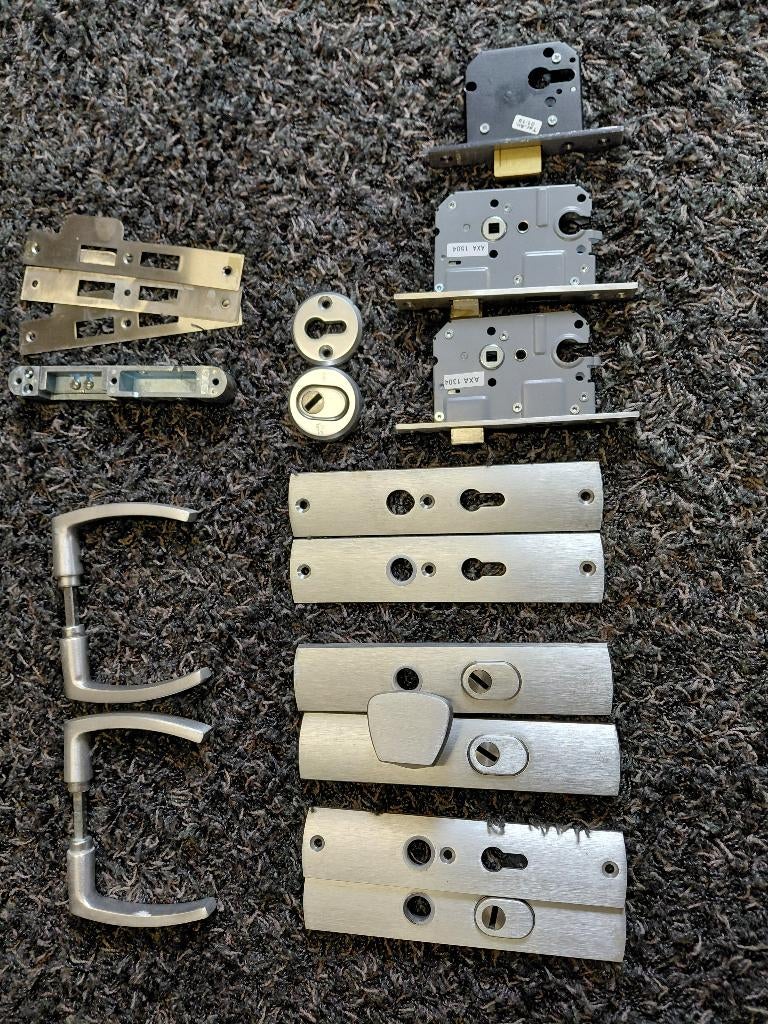 hang en sluitwerk, Doe-het-zelf en Verbouw, Hang- en Sluitwerk, Ophalen, Zo goed als nieuw, IJzer, Overige typen