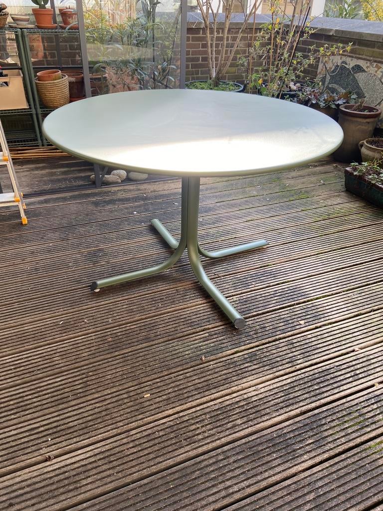 Emu 120 + vier stoelen, Ophalen, Zo goed als nieuw, Rond, Metaal